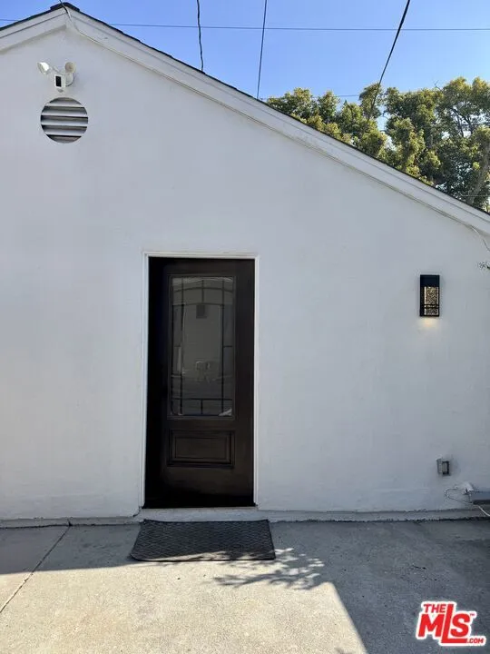 132 CARSON ROAD #A Beverly Hills, CA 90211