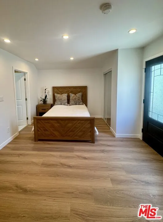 132 CARSON ROAD #A Beverly Hills, CA 90211