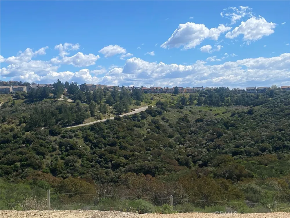 4 Coya Trail Chatsworth, CA 91311