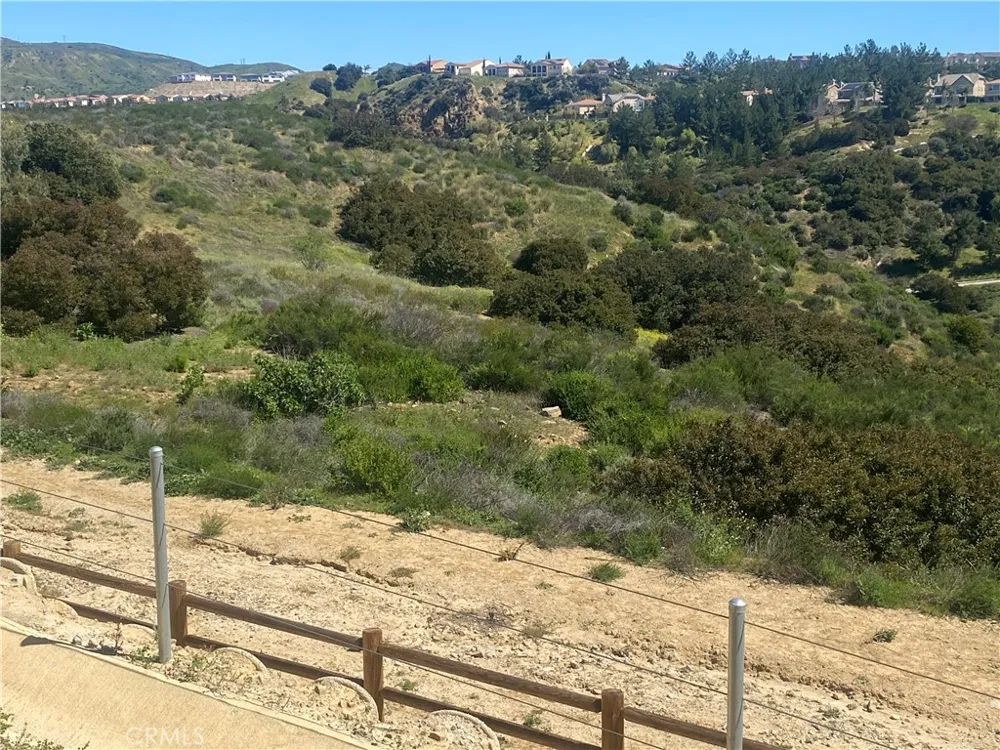4 Coya Trail Chatsworth, CA 91311