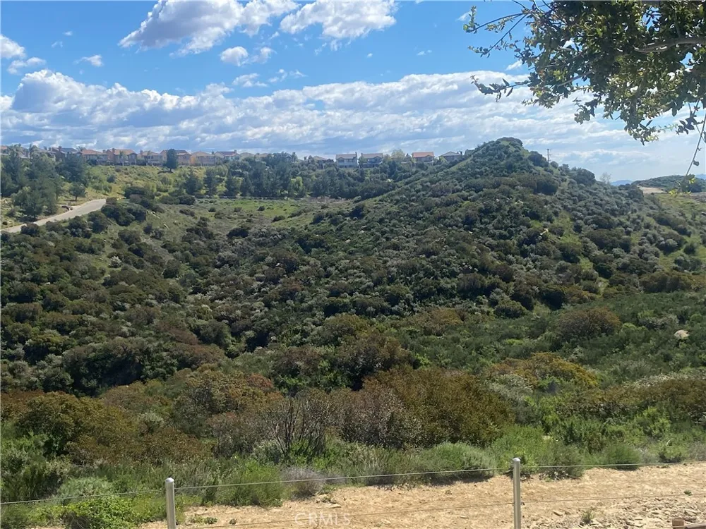 2 Coya Trail Chatsworth, CA 91311