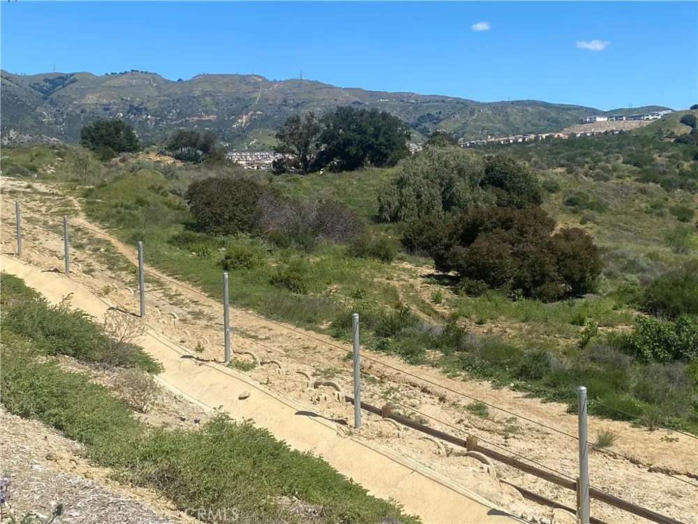 2 Coya Trail Chatsworth, CA 91311