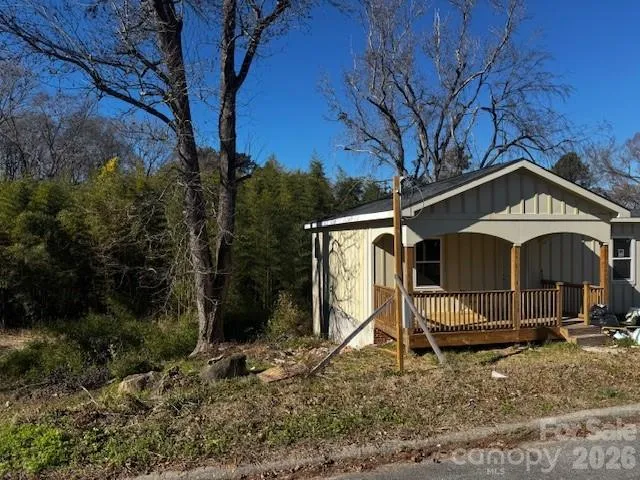 38 Poplar Street Great Falls, SC 29055