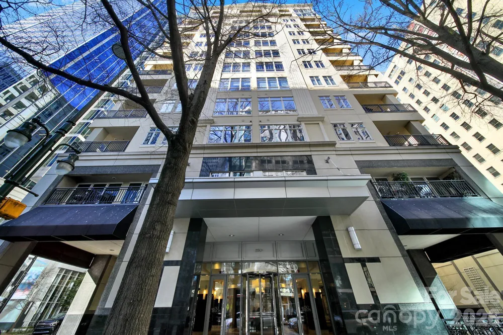 230 S Tryon Street #1004