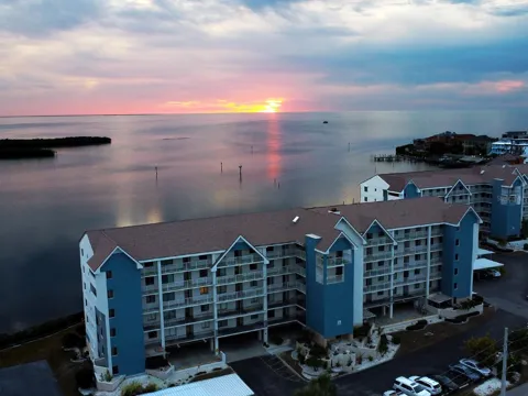 4620 BAY BOULEVARD #1122
