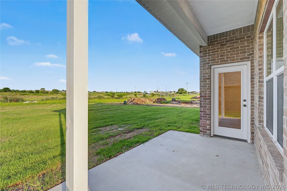 6113 30th Street Broken Arrow, OK 74014