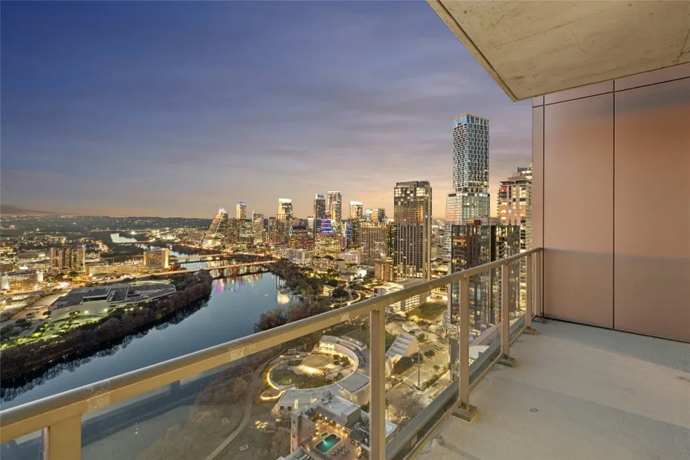 44 East Avenue #3703