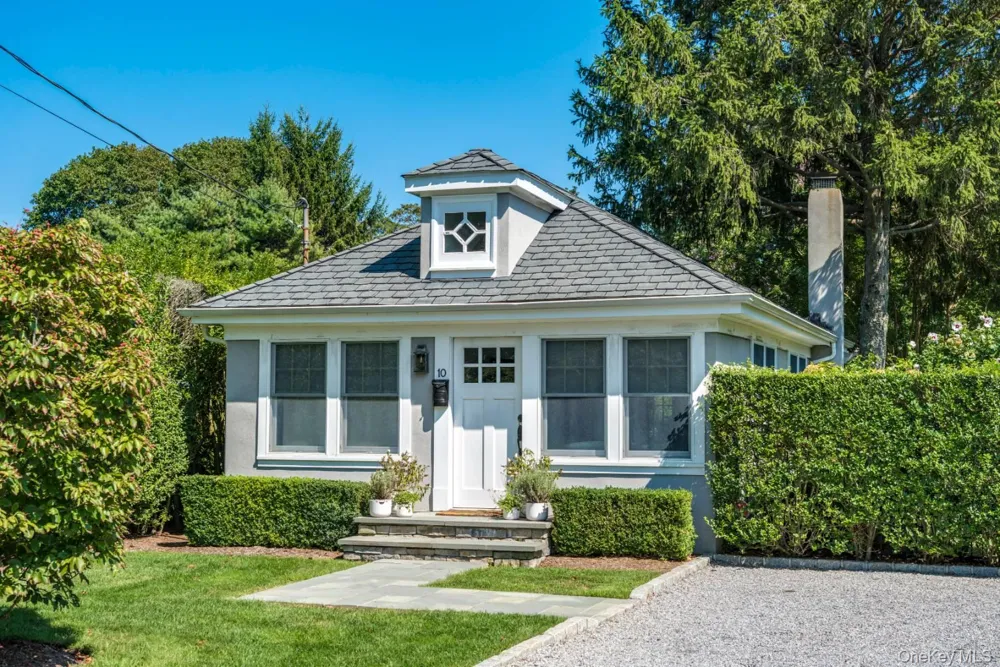 10 Henry Street Southampton, NY 11968