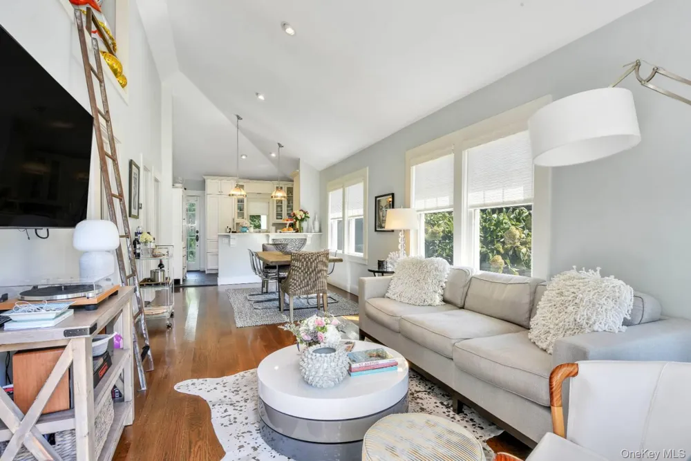 10 Henry Street Southampton, NY 11968