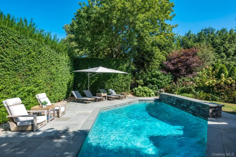 10 Henry Street Southampton, NY 11968