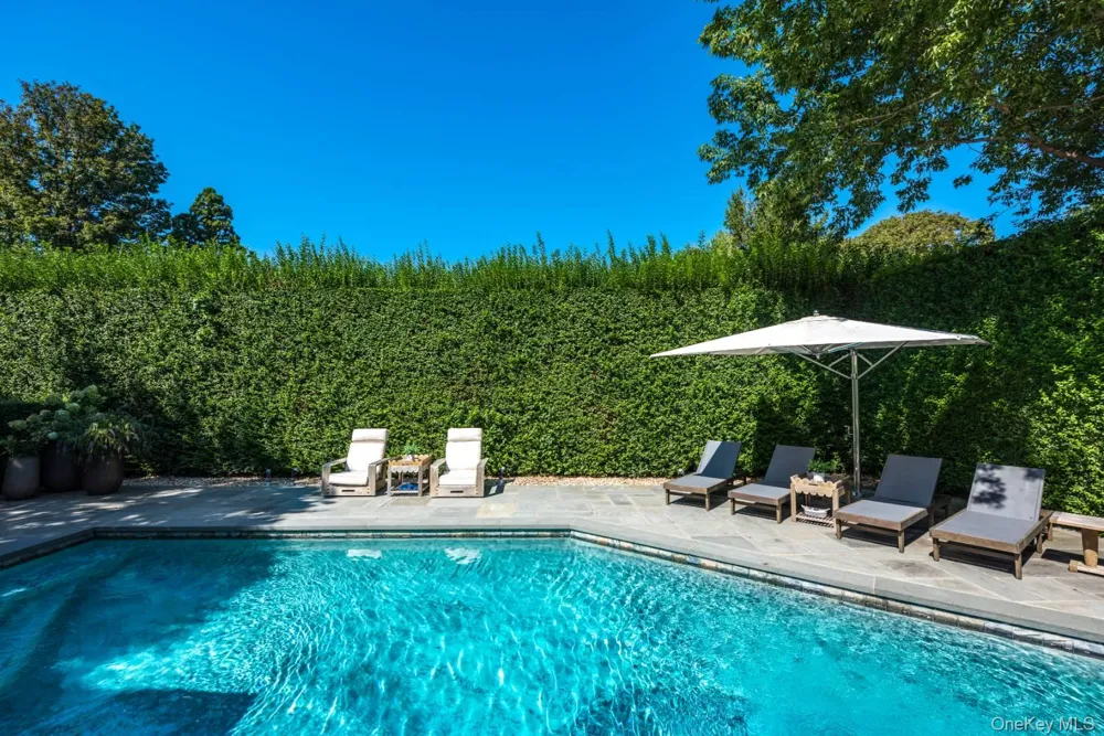 10 Henry Street Southampton, NY 11968