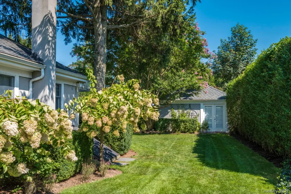 10 Henry Street Southampton, NY 11968