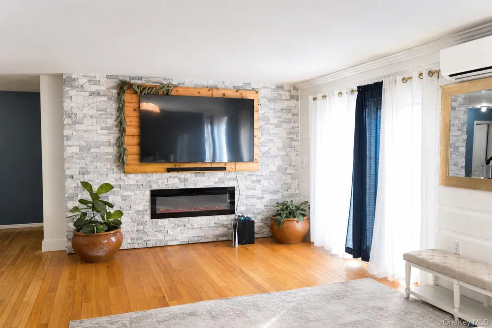 4 Manor Hills Drive Manorville, NY 11949