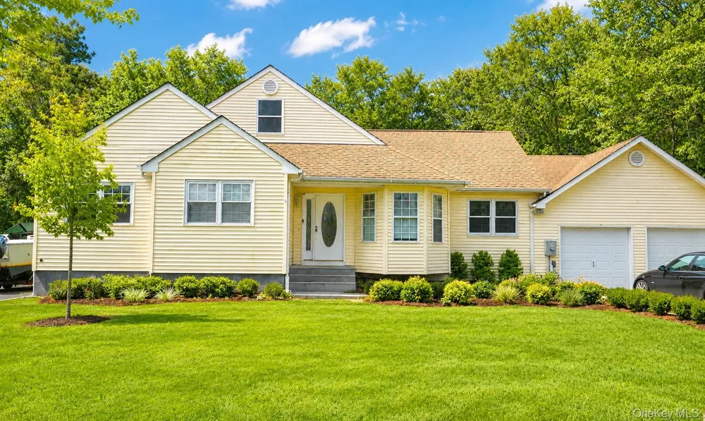 4 Manor Hills Drive Manorville, NY 11949