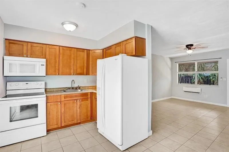 1410 NW 2nd Avenue #A