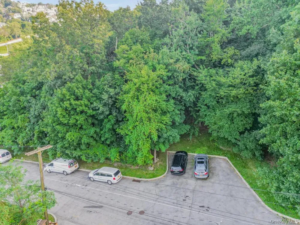 10-13-75 Dickinson Avenue Yonkers, NY 10703