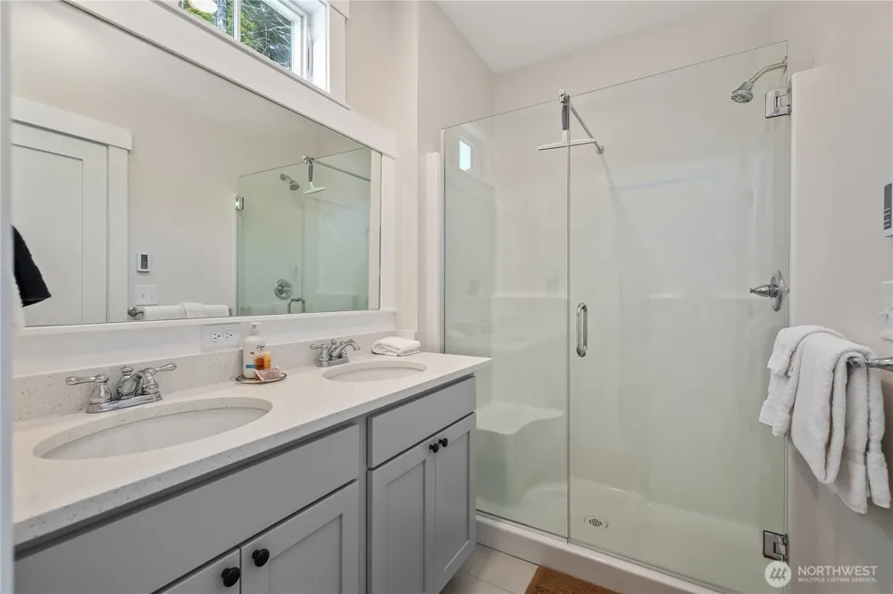 24 Switchback Lane Pacific Beach, WA 98571