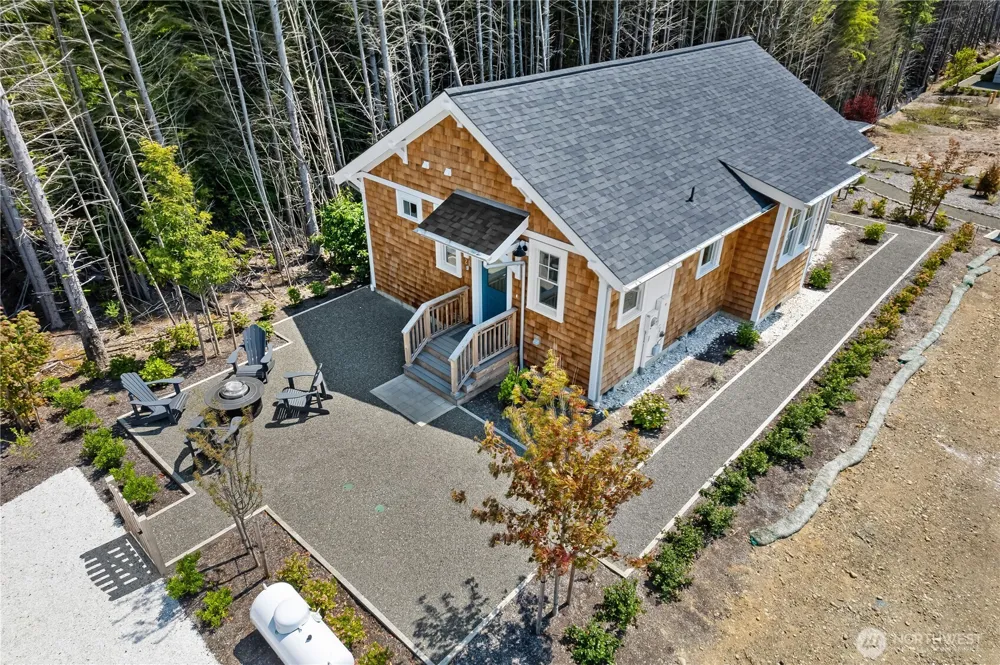 24 Switchback Lane Pacific Beach, WA 98571