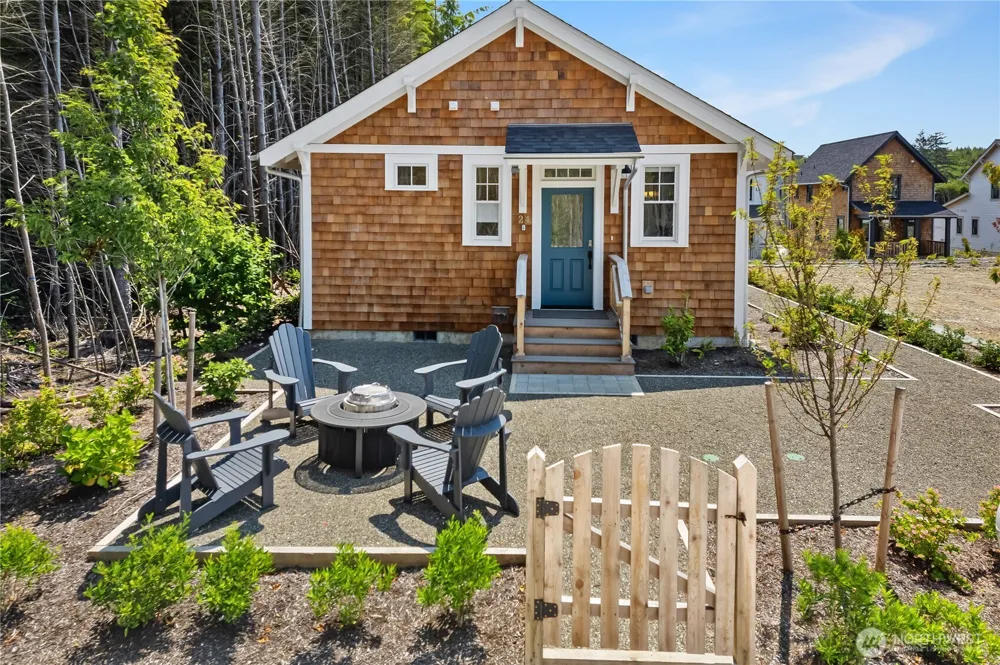 24 Switchback Lane Pacific Beach, WA 98571
