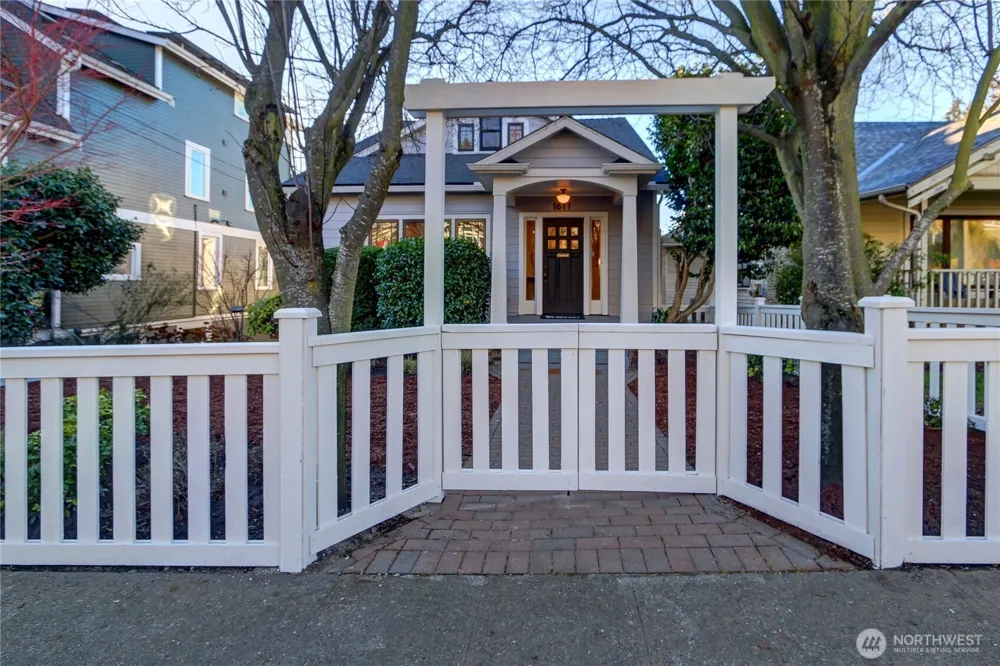 1611 10th Avenue W #1