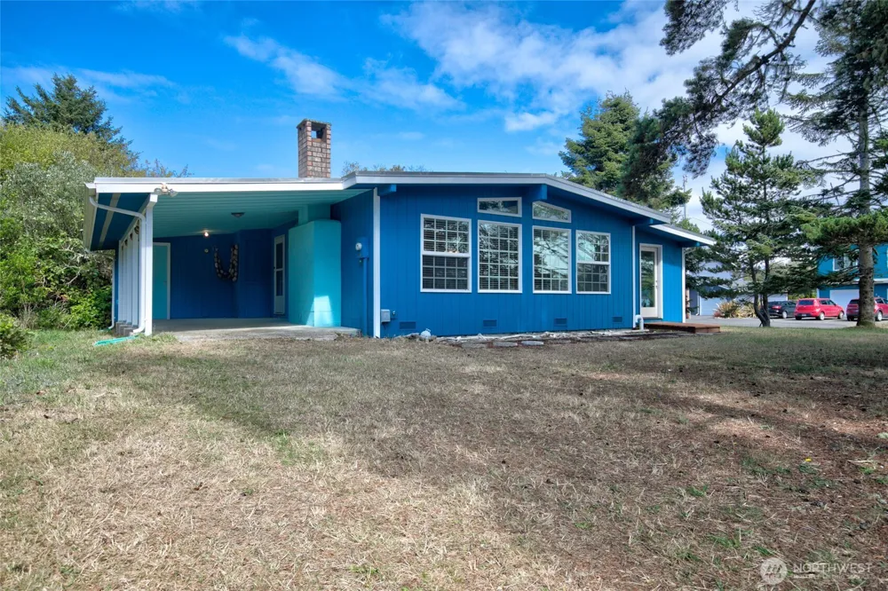 199 S Narwhal Loop SW