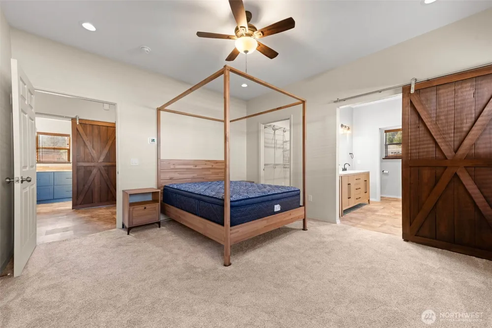 111 1st E South Bend, WA 99586