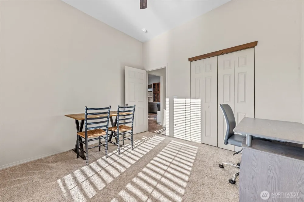 111 1st E South Bend, WA 99586