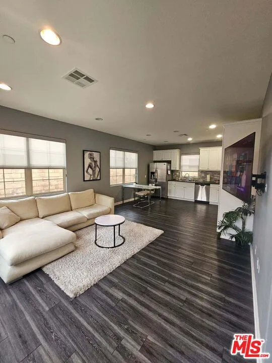 21816 Moveo Drive Santa Clarita, CA 91350