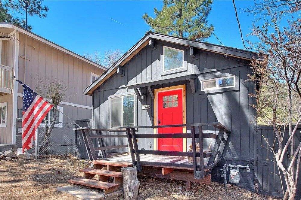 346 San Bernardino Avenue Sugarloaf, CA 92386