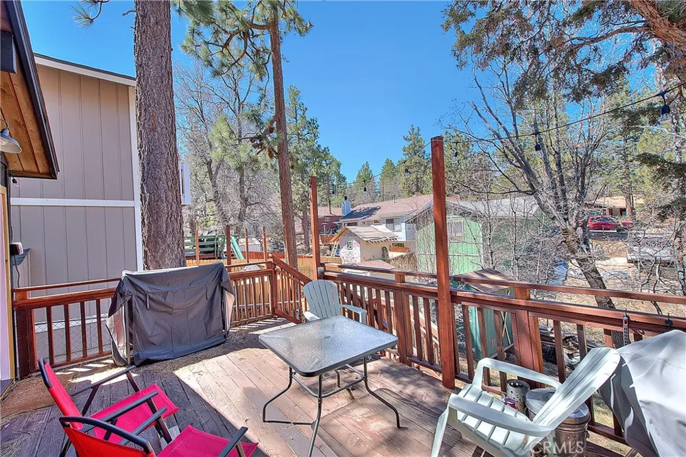 346 San Bernardino Avenue Sugarloaf, CA 92386