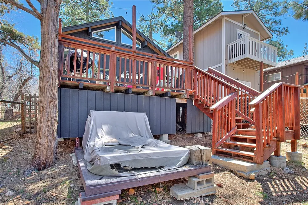 346 San Bernardino Avenue Sugarloaf, CA 92386