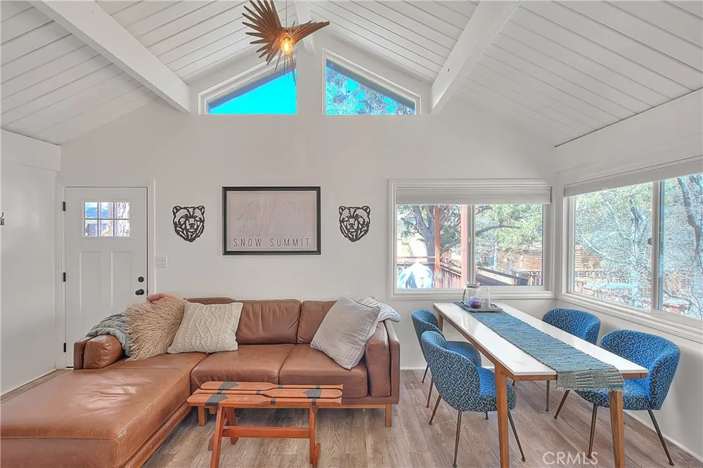 346 San Bernardino Avenue Sugarloaf, CA 92386