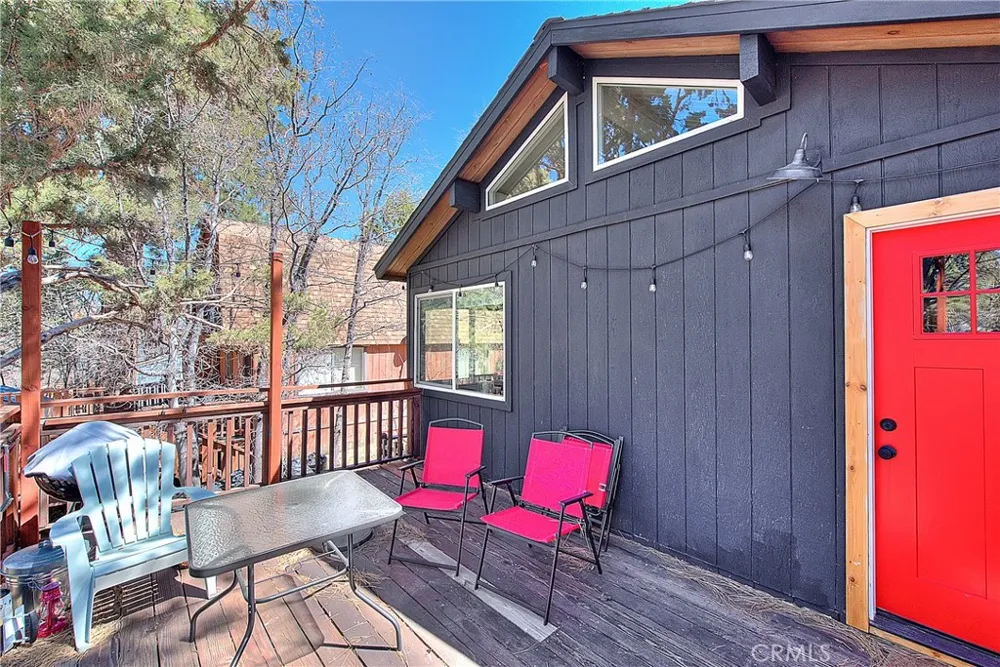 346 San Bernardino Avenue Sugarloaf, CA 92386