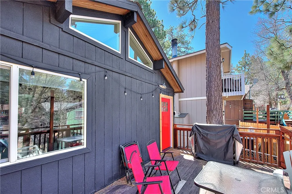 346 San Bernardino Avenue Sugarloaf, CA 92386