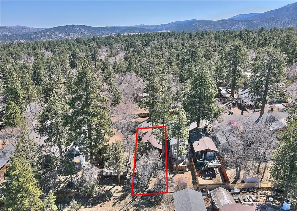 346 San Bernardino Avenue Sugarloaf, CA 92386