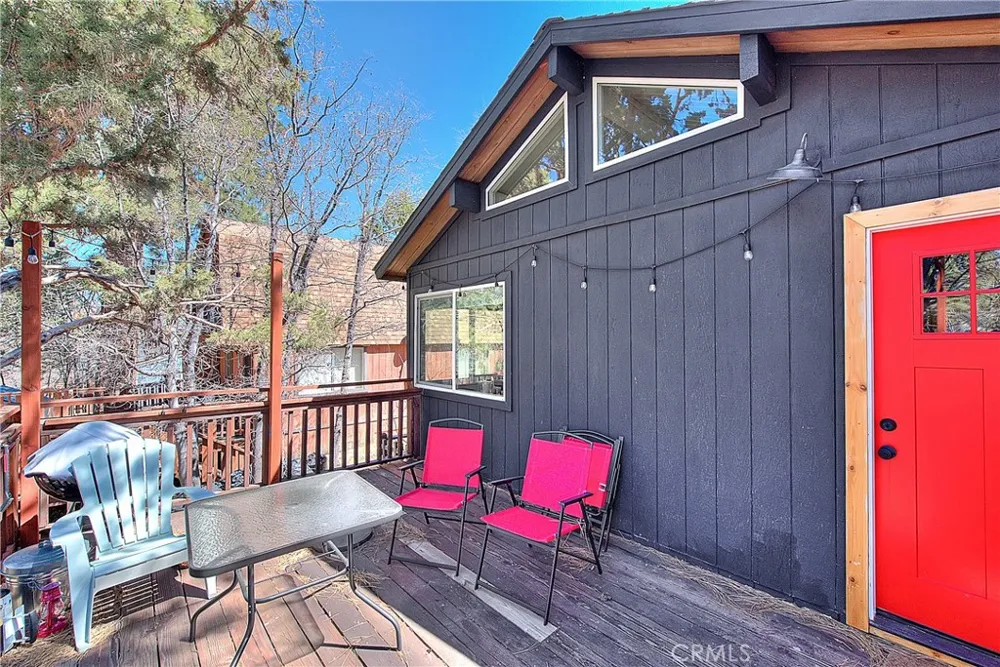 346 San Bernardino Avenue Sugarloaf, CA 92386