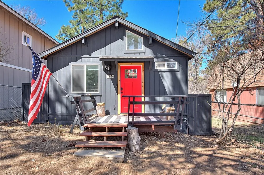 346 San Bernardino Avenue Sugarloaf, CA 92386