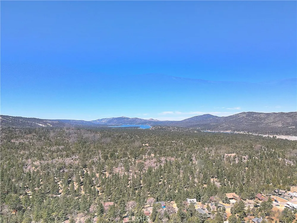 346 San Bernardino Avenue Sugarloaf, CA 92386