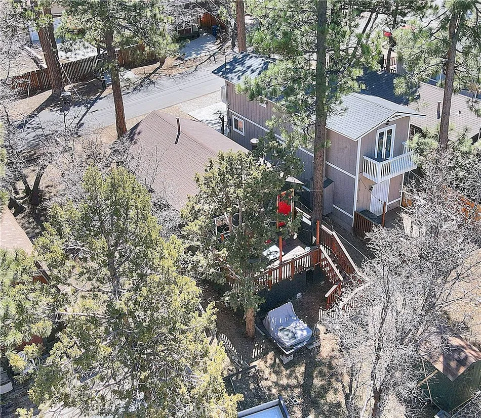 346 San Bernardino Avenue Sugarloaf, CA 92386