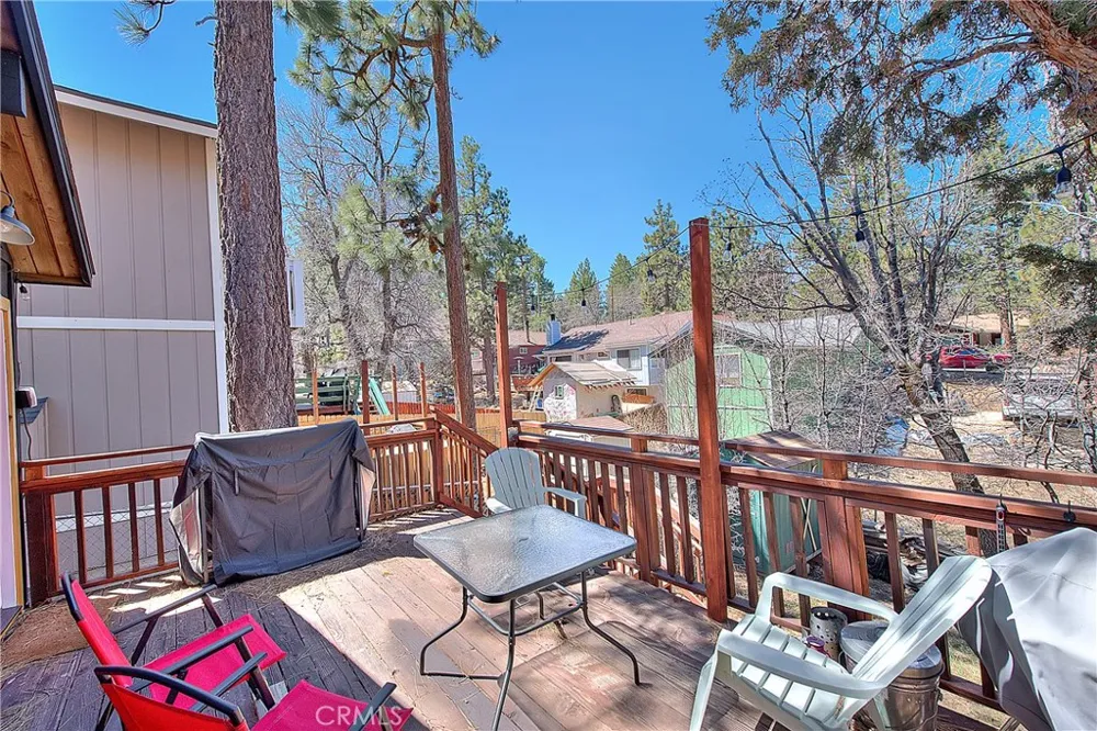 346 San Bernardino Avenue Sugarloaf, CA 92386