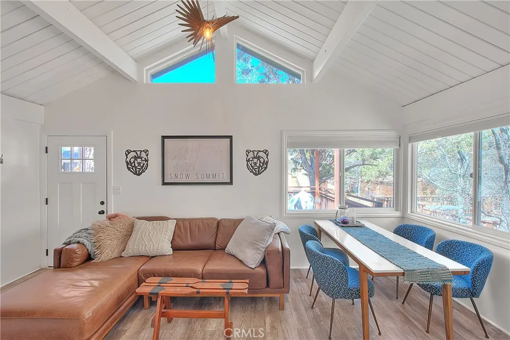 346 San Bernardino Avenue Sugarloaf, CA 92386
