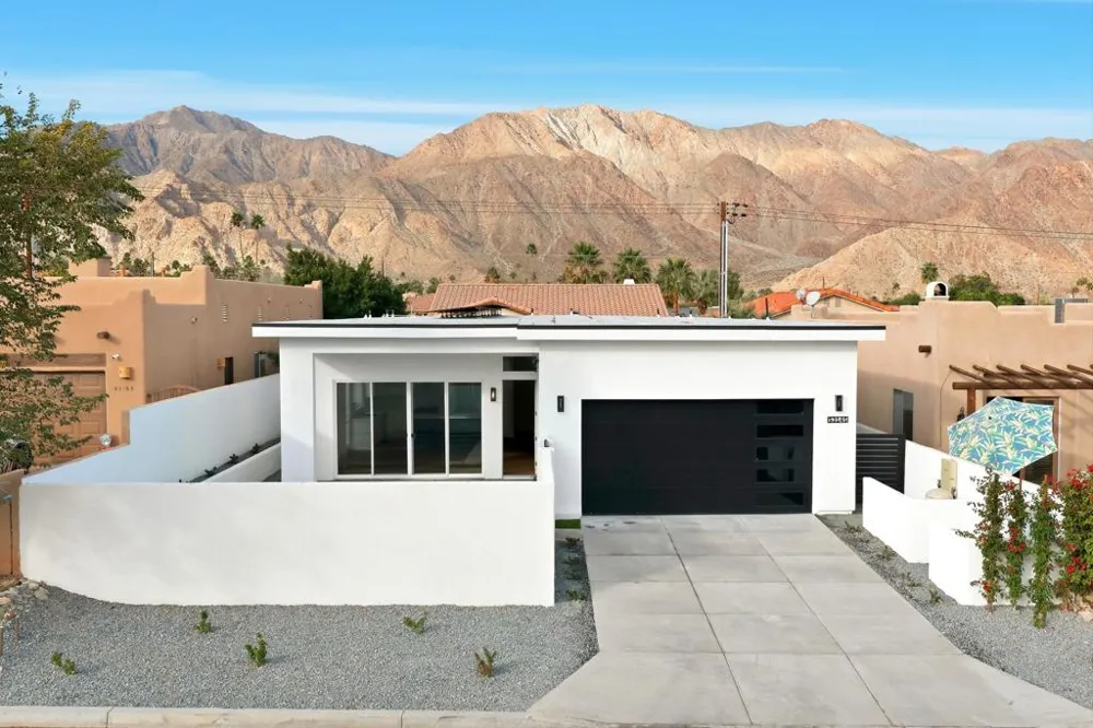 53145 Avenida Martinez