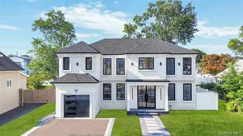 8 Schoolhouse Road