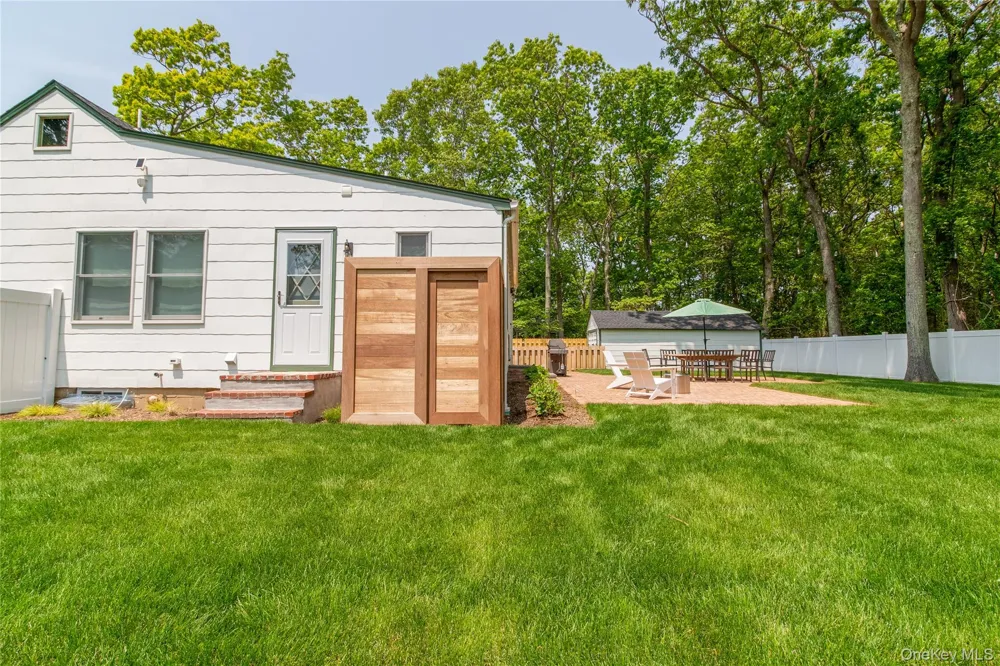 1850 Rocky Point Road East Marion, NY 11939