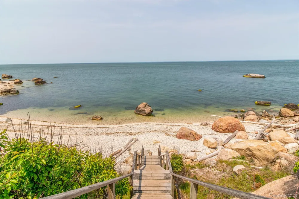 1850 Rocky Point Road East Marion, NY 11939
