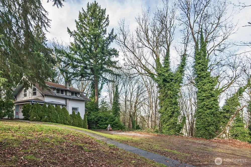 4729 Mount View Drive S