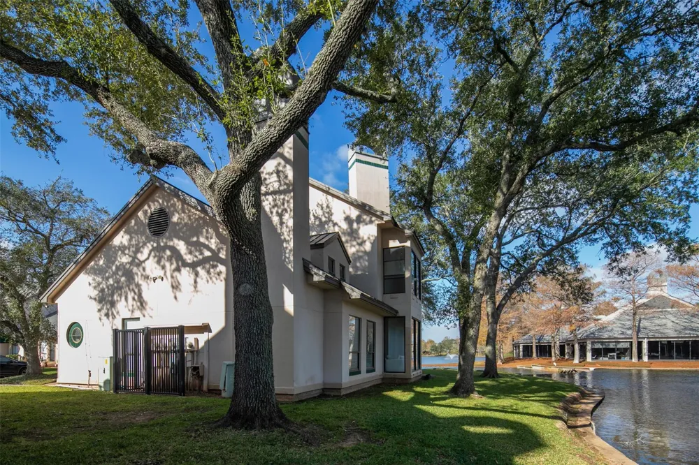 4144 Greystone Way #504