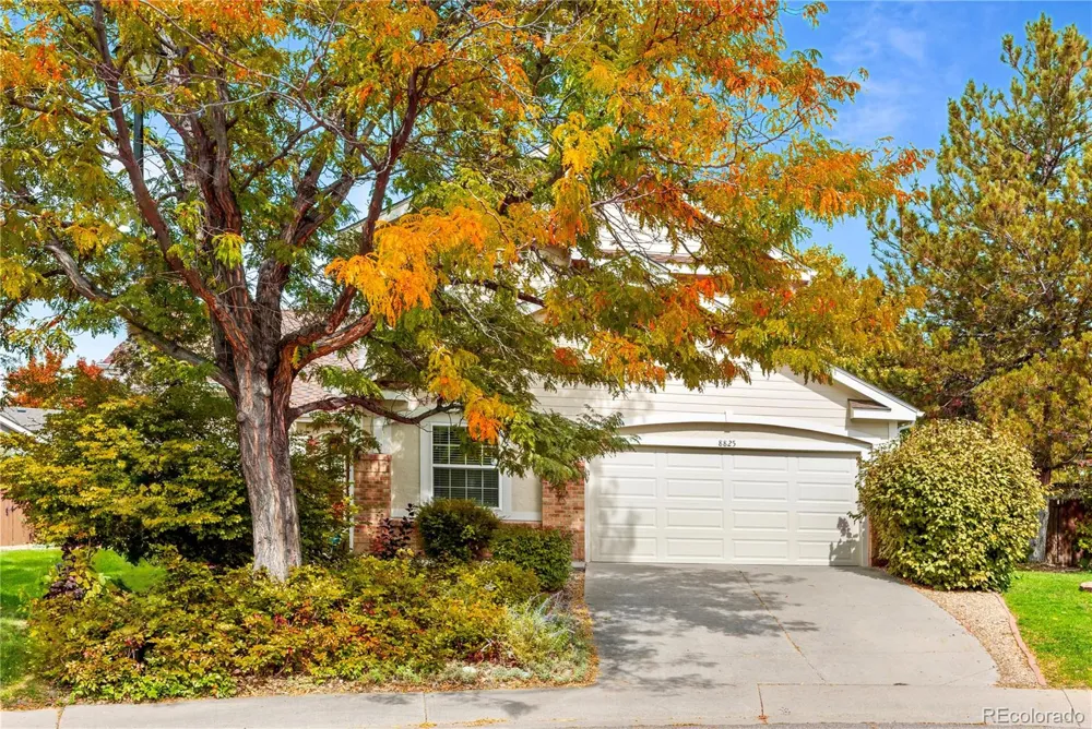 8825 Fairview Oaks Place