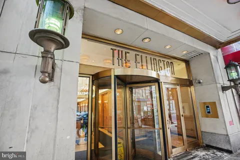 1500 CHESTNUT STREET #8C