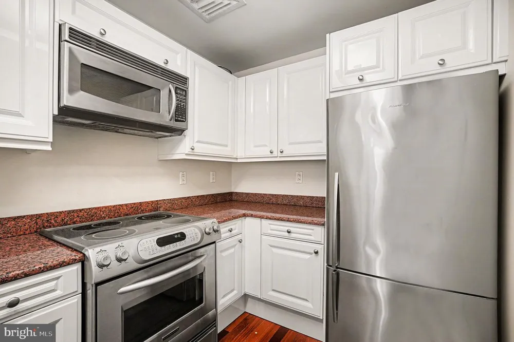 1500 CHESTNUT STREET #8C Philadelphia, PA 19102